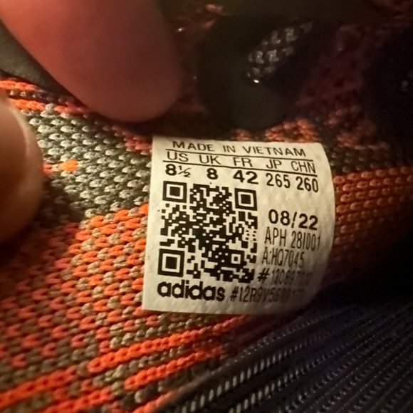 Adidas Yeezy Boost v2 Carbon Beluga Size 8 US/ 7.5 UK - Picture 4 of 4